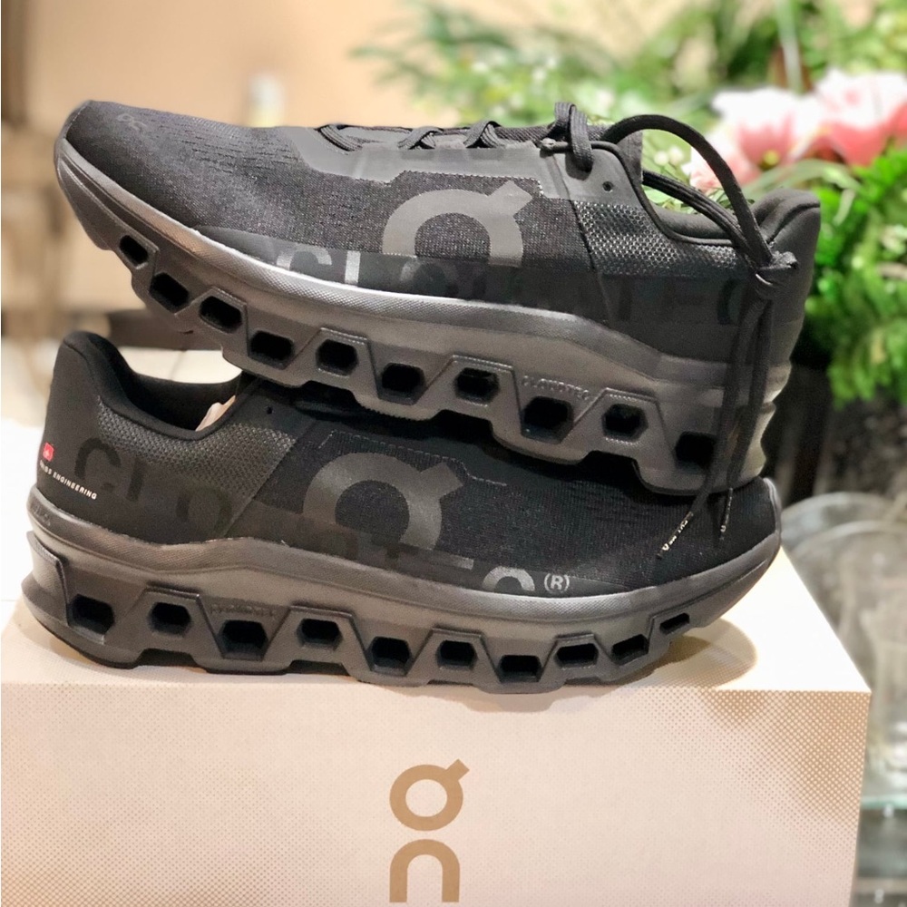 On Cloud Monster Black Men’s 11.5 sneaker